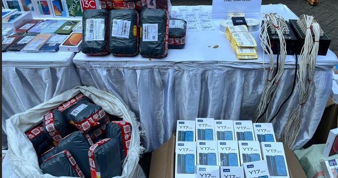 Cara Membedakan Ponsel Asli dan Palsu