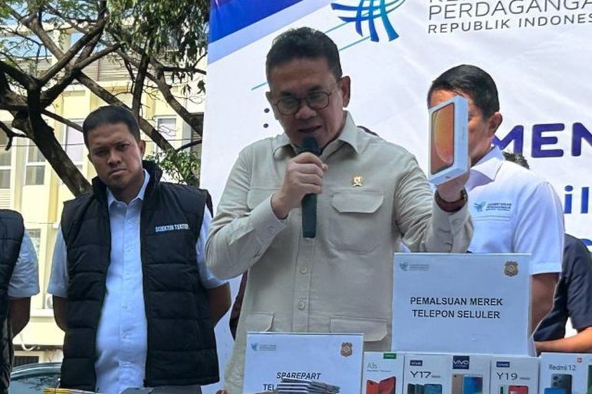 Pabrik Perakitan Ponsel Ilegal di Cengkareng