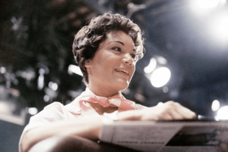 Penyanyi Lagu Pretty Little Baby, Connie Francis